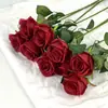 Rosa de Veludo Simulado Decoração de Casamento Flor Simulada Dia dos Namorados Chinês Adereços para Fotografia Decoração de Casa Rosa Flor Artificial Única