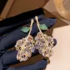 ¡Brillo plateado! Pendientes de botón deslumbrantes con forma de hoja y flor de circonita, pendientes de noche lujosos y elaborados con un diseño único.