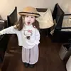 Conjunto de Ropa con Protección Solar para Niñas Otoño Nuevo Estilo Versátil Holgado Cuello Redondo Camisa Estampada Cárdigan Casual Pantalones a Cuadros Moderno