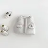 Conjunto de Três Peças Dianxi para Bebês e Crianças Pequenas: Roupa Íntima Plus Veludo com Base de Letras, Colete Acolchoado de Desenho Animado, Calça Jogger Xadrez de Inverno para Bebê