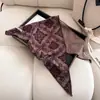 Lenço Triangular Artístico Retrô Estilo Francês de Algodão e Linho para Mulheres, Primavera e Verão, Lenço de Cabeça e Lenço de Pescoço Versátil Casual de Alta Qualidade para Proteger do Sol