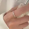 Anillo de Plata de Ley 925 para Mujer Simple Lujo Ligero Nicho Anillo para el Dedo Moda Personalidad Círculo Liso Abierto Retro Lujo Ligero Anillo para el Dedo