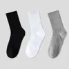 Meias de cano médio esportivas preto e branco verão masculinas e femininas meias cruas finas casal ins minimalista meias de basquete