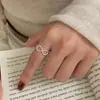 Versión coreana del diseño de nicho sentido 925 plata de ley anillo de viento frío mujeres no se desvanecen anillo abierto anillo joyería al por mayor