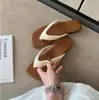 Sandalias de Tira Chuyu Jifang Estampado de Leopardo para Superficie del Cuero Cabelludo Versátiles de Tacón Bajo