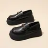 Mocassins de sola grossa estilo britânico, nova moda primavera 2026, modernos, versáteis, confortáveis e com um toque chique e elegante.