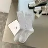 Calcetines de algodón versátiles de estilo coreano para principios de otoño, color liso, con rayas verticales, para uso en exteriores, calcetines largos para el posparto, calcetines básicos de tubo medio apilables