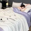 Juego de edredón de verano de seda helada lavada Clase A de cuatro piezas, Adecuado para dormir sin ropa, Edredón refrescante de verano, Edredón de seda bordado refrescante para aire acondicionado, Edredón delgado de verano a
