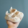 Sapatos infantis novos de sola macia para primavera e verão, sandálias de bebê, sapatos de princesa, sapatos de pano para bebês de 1 a 2 anos, sapatos para meninas