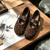 Sapatos Mary Jane de sola grossa femininos, nova coleção outono 2026, design de tira única, bico redondo, versáteis para o dia a dia