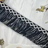 Renda com franjas em estilo étnico, fita trançada em cores contrastantes, acessórios feitos à mão para almofada, toalha de mesa e acabamento de roupas