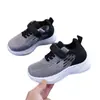 Zapatos Deportivos Ligeros de Suela Suave, Modernos y Tendencia para Niñas, Novedad Primavera/Verano 2026, Transpirables, Diseño Degradado, Elegantes Zapatos para Correr