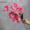 Ventas Directas de Fábrica Lirio de un Día de Tres Cabezas Lirio Boda Amarilis Artificial Flor Falsa Boda Decoración de Interiores Guía de Carretera Arco