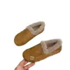 Mocassins retrô slip-on estilo Birkenstock com forro de fleece para o inverno, sapatos de algodão Birkenstock quentes com forro de fleece, sapatos peludos para mulheres outono/inverno 2025