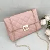 Bolsa bordada com fivela quadrada bolsas femininas2023 comércio exterior bolsa feminina atacado bolsa do Sudeste Asiático moda feminina bolsa de ombro