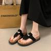 Sandálias de Sola Grossa para Comércio Exterior para Mulheres 2025 Novas Chinelos Espinha de Peixe com Fivela de Metal Verão Roupa Externa Sandálias de Praia para Mulheres