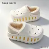 Pantuflas de Algodón para Niños Invierno Niños Niñas 26 Nuevas con Felpa Engrosada Exteriores Impermeables Cálidas Zapatos de Algodón para Bebé Cubierta de Talón