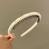 La diadema de tela de lunares estilo coreano realza la elegancia, la dulzura y la juventud, aumenta la altura, es ultrasuave y no daña el cabello, adecuada para lavarse la cara, maquillarse y sujetar el cabello en su lugar.