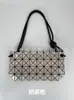 Bolsa de Tofu Zhai San Yi Sheng 2024 Novo Padrão Geométrico de Diamante Bolsa com Cordão Moda Simples Bolsa de Ombro Transversal