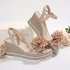 Sandálias Plataforma para Mulheres 2023 Verão Novos Sapatos Femininos Estilo Coreano Moda Flor Salto Grosso Aumento Fivela de Uma Tira Sandálias