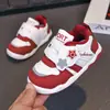 Zapatos Caminar para Bebés 2026, Suela Suave de Cuero, Cierre de Velcro, Decoración de Estrella, Tenis Casuales Versátiles para Niños y Niñas