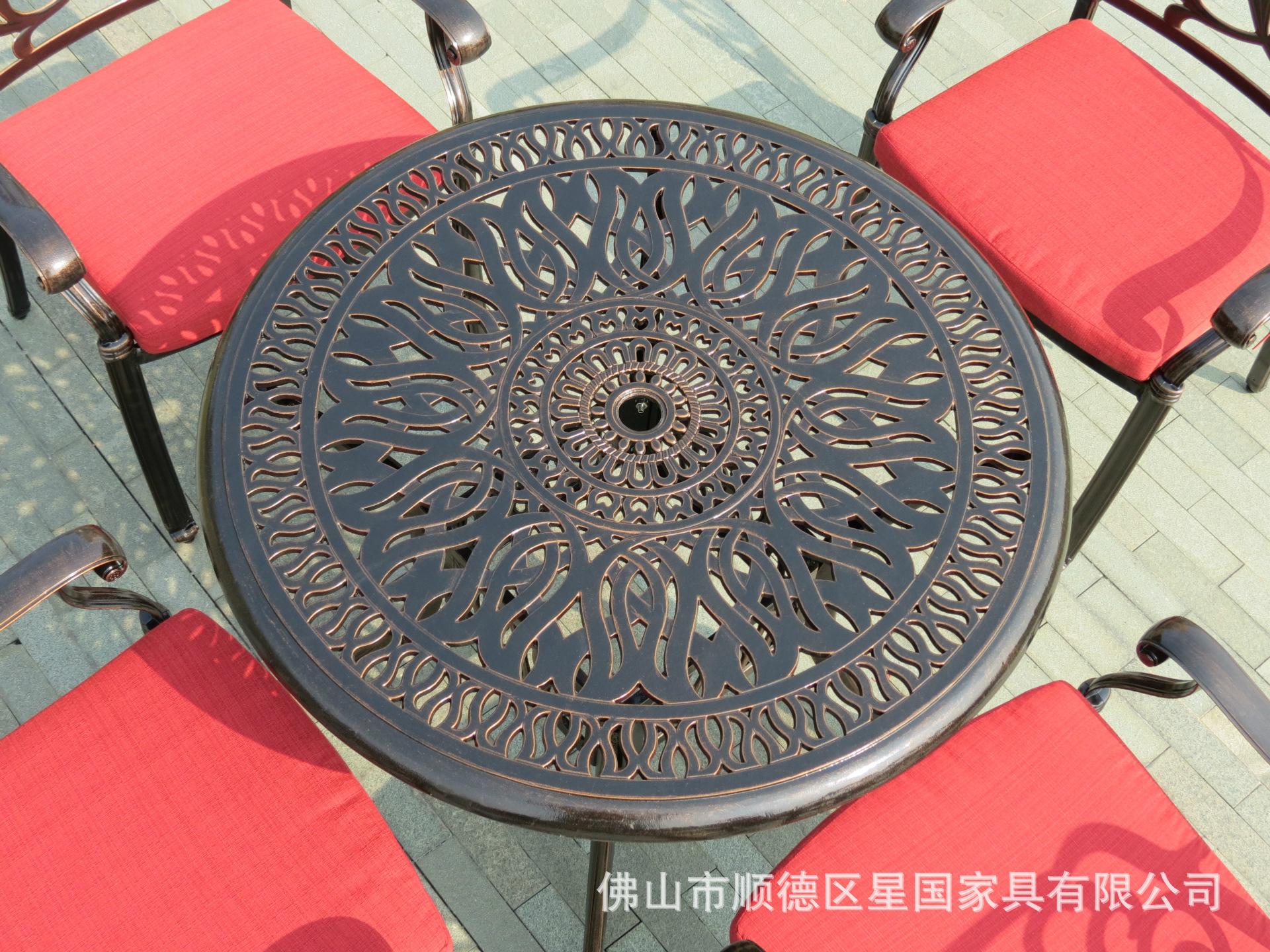 伊丽莎白桌椅