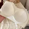 Ropa interior de otoño e invierno con textura de gelatina, cepillada, de soporte suave, con una espalda lisa y amigable con la piel, que presenta una almohadilla de sujetador incorporada para un efecto sin costuras y push-up, y un hermoso diseño en la espalda