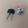 Adecuado para los modelos Nissan Tiida C12 y Bluebird U15 de 2011-2015; incluye un cilindro de cerradura de puerta delantera izquierda y dos llaves