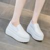 Sapatos Brancos Slip-On para Mulheres, Novo Estilo Primavera 2026, Sapatos Femininos com Solado Grosso que Aumentam a Altura, Mocassins Plataforma Versáteis Casuais, Sapatos Preguiçosos