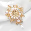 Broche de Galho com Folha e Gota d'Água de Pérola Dourada Estilo Europeu e Americano Broche de Casaco Acessório de Retrato Vintage Broche Feminino