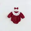 Nueva colección de otoño de mameluco con cuello bordado rojo para bebés niñas, con un diseño triangular y mangas largas, en estilo coreano