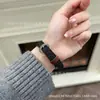 Fivela de Cavalo para Cintura Pequena em Jeans Adequada para Pulseira Iwatch10 Apple Watch Applewatchs978 Geração 65Se Modelo Feminino