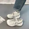 Tênis Dad Shoes Verão 2026 Novo Malha Respirável Sola Grossa Aumenta Altura Casual Versátil Corrida Esportes Sandálias Item Quente