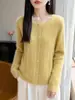 Cardigan Feminino de Tricô Vazado com Laço Estilo Suave Manga Longa Peça de Exterior Nova Coleção Primavera e Outono Redutor de Idade Temperamento Macio e Aconchegante Peça de Exterior