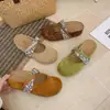 Mules de textura de piel de oveja, que aumentan la altura, de punta cerrada para mujer, nuevo calzado de verano para exteriores, mules slip-on súper populares