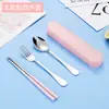Conjunto de Hashis e Colher com Letras Aço Inoxidável de Grau Alimentício Utensílios de Mesa Portáteis Caixa de Armazenamento para Estudante Utensílios de Mesa para Viagem Conjunto de Três Peças