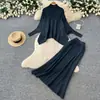 Conjunto casual de suéter de tricô vermelho de gola alta e saia para mulheres, outono, manga longa, emagrecedor, conjunto de duas peças com um toque estiloso