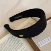 Faixa de Cabeça de Lã com Etiqueta Oval Dourada Letra Outono e Inverno Nova Faixa de Cabeça de Pelúcia de Coroa Alta Grampo de Cabelo Elegante de Alta Qualidade