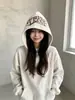 Moletom retrô estilo americano para mulheres, nova coleção outono/inverno, moletom com capuz solto e casual bordado, blusa de moletom quente