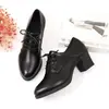 Zapatos de corte bajo para mujer para madres, nueva moda otoño 2026 versátiles de tacón alto de bloque punta fina tacón medio zapatos profesionales de piel