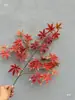 Folhas de Bordo Vermelho, Folhas de Bordo Garra de Galinha, Folhas de Ginkgo, Folhas de Sicômoro, Folhas de Bordo de Cinco Pontas, Galhos de Tília, Folhas Plásticas Falsas