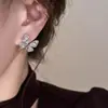 Pendientes de Mariposa de Zirconia de Lujo Ligero de Nicho, Pinzas para Orejas Electroplateadas Versátiles y Exquisitas, Nuevos Pendientes de Mariposa de Verano para Mujer