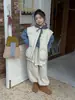 Chaleco para Niñas Flor y Caza Invierno 2025 Nuevo Chaleco Engrosado de Plumas de Pato Blanco Versátil para Niños Capa de Abrigo Tendencia Ropa para Niños
