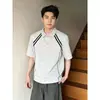 Camisa Polo Listrada Patchwork de Manga Curta Estilo Americano para Homens, Camiseta Casual Tendência Jovem de Meia-Manga Estilo College Solta