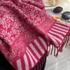 Bufanda cálida retro floral versátil para otoño e invierno, estilo Hong Kong, imitación cachemir para mujer, con borlas largas a la moda