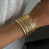 Pulseira Vintage Europeia e Americana Transfronteiriça em Relevo, Conjunto de Joias Empilháveis Geométricas Quadradas Simples Trançadas com Brilho Dourado