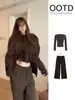 Moletom com capuz marrom outonal, peça de outer wear para o início do outono feminino, conjunto esportivo e casual, novo look estilo coreano 2026