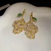 Pendientes Colgantes de Hoja Hueca con Circonita de Aguja Plateada, Elegante Estilo Europeo y Americano, Pendientes Sencillos y de Moda, Pendientes de Lujo Ligero de Alta Gama para Mujer