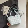Bolso de Mano de Alto Aspecto Estilo Coreano de Moda, Bolso Cubo para Mujer, Nuevo Modelo 2026, Bolso de Hombro Cruzado Commuter de Cuadros Frescos