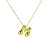 Collar con colgante de letra inglesa suave y regordeta bañado en cobre de oro real de 18 quilates, cadena para la clavícula, acero de titanio, caja de oro de horno, para mujer